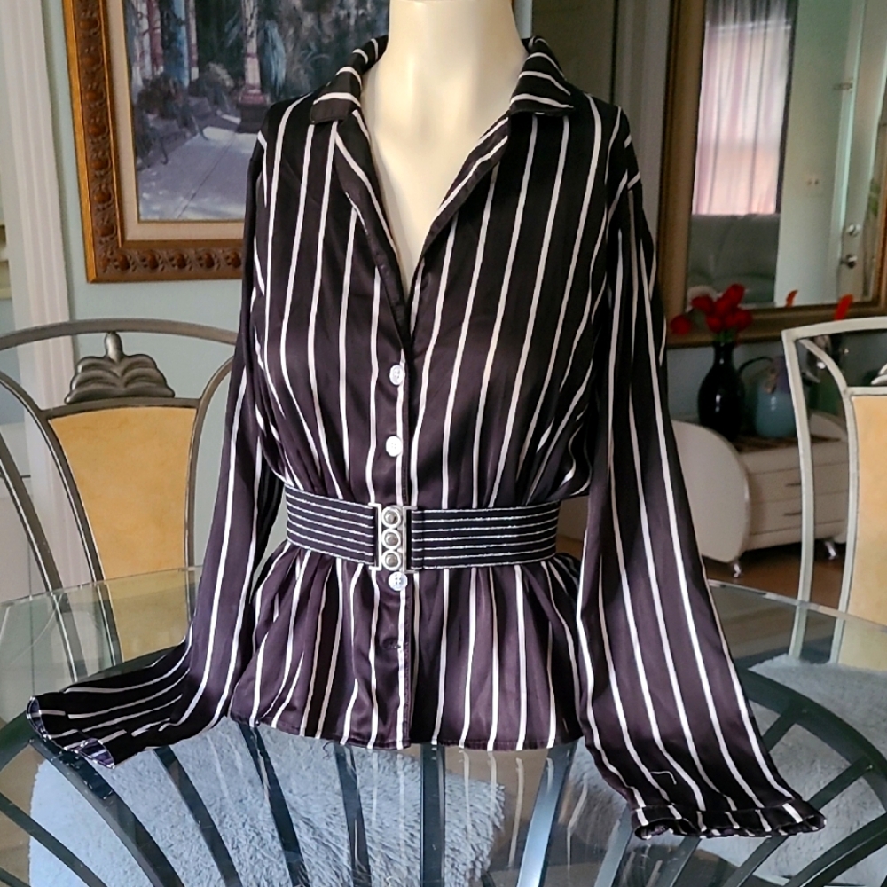 Forever 21 Striped Button Down Shirt ❤️